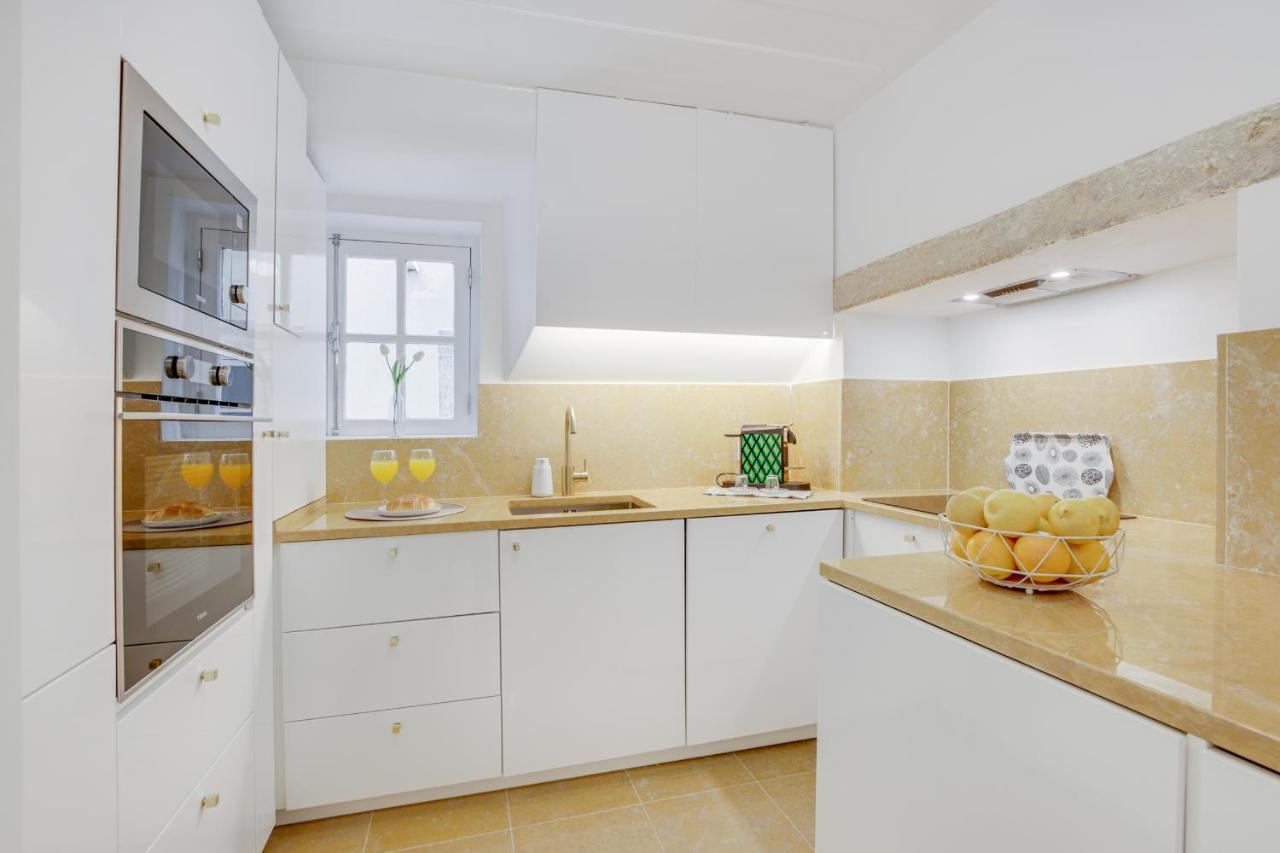 Apartamento Golden Cage Chiado - Charm Historic And Cozy Lisboa Exterior foto