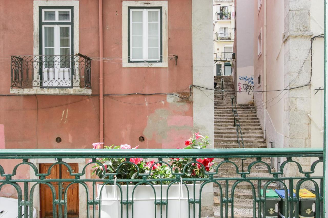 Apartamento Golden Cage Chiado - Charm Historic And Cozy Lisboa Exterior foto