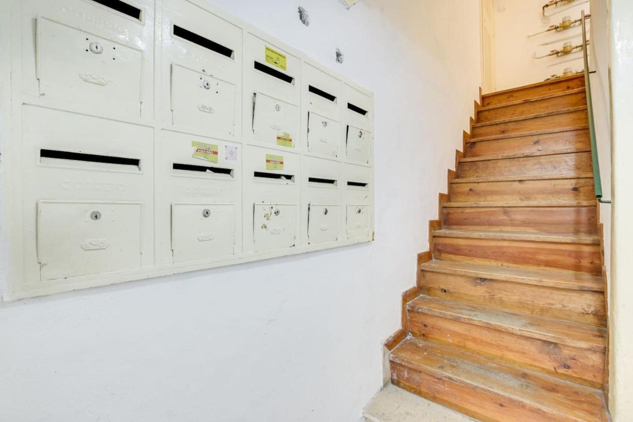 Apartamento Golden Cage Chiado - Charm Historic And Cozy Lisboa Exterior foto