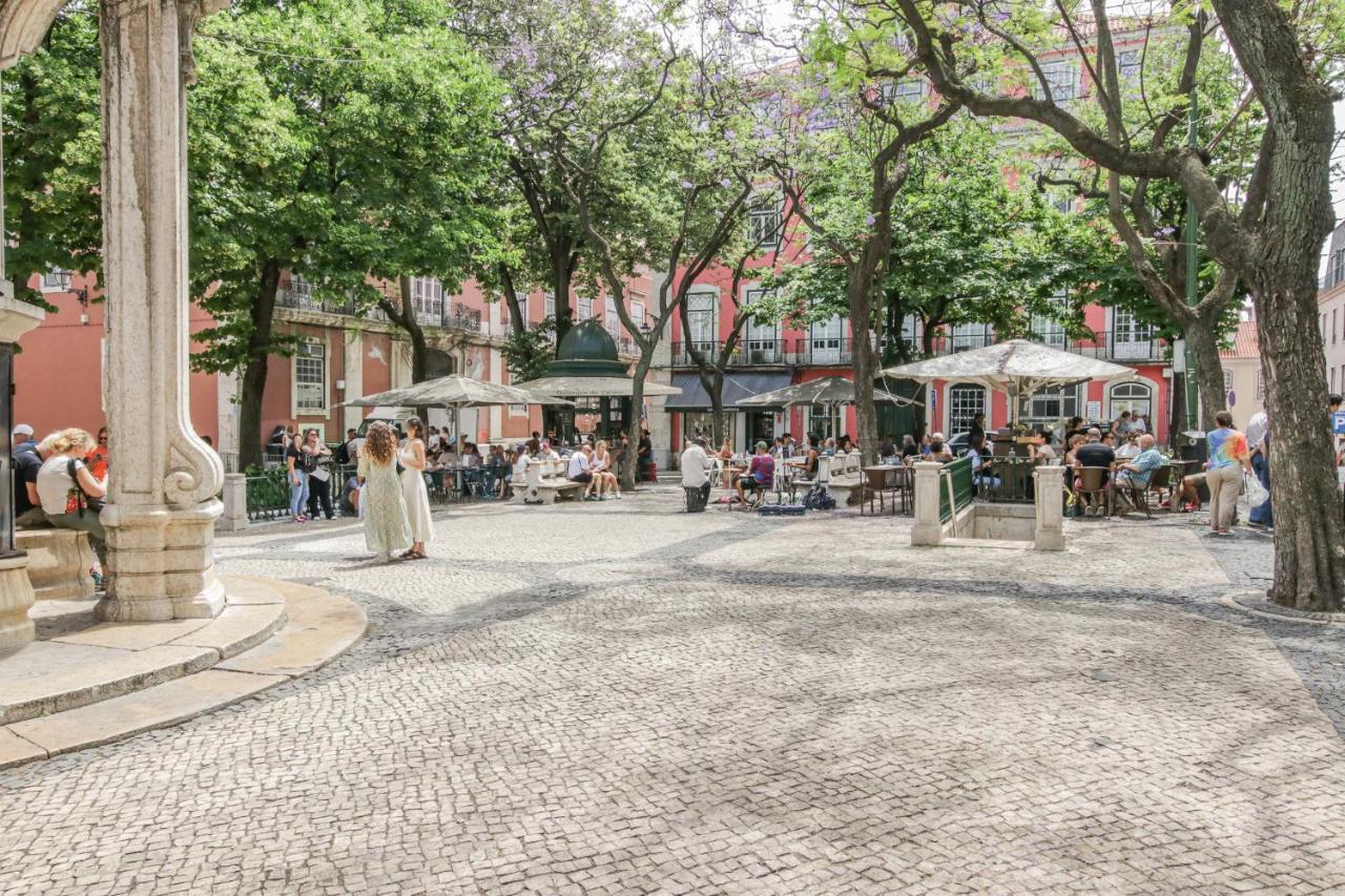 Apartamento Golden Cage Chiado - Charm Historic And Cozy Lisboa Exterior foto
